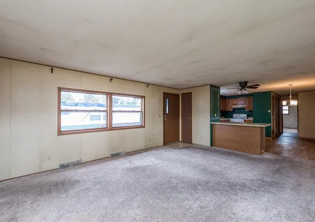 Photo 4 of Manufactured home for sale at 785 Hillcrest Ave, Park City, IL 60085 | MLS# 12754914 | Listing updated on 2026-09-15