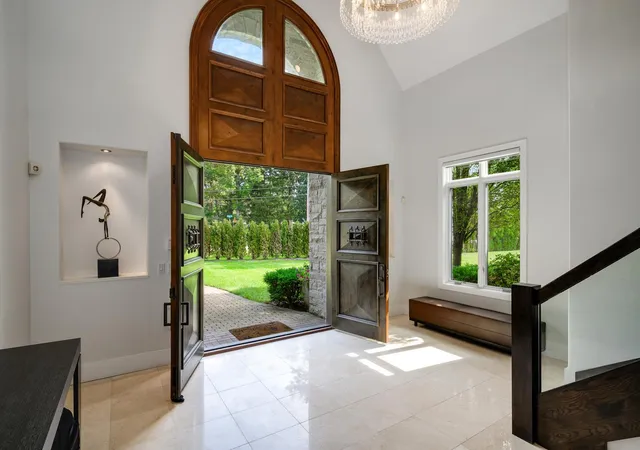 Photo 4 of Single family home for sale at 1630 Ridge Rd, Highland Park, IL 60035 | MLS# 12754915 | Listing updated on 2026-09-15