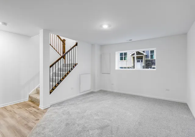 Photo 2 of Townhouse for sale at 501 Red Oak Cir, Volo, IL 60020 | MLS# 12754940 | Listing updated on 2026-09-15
