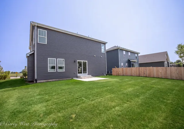 Photo 2 of Single family home for sale at 335 N Aspen Dr, Cortland, IL 60112 | MLS# 12754945 | Listing updated on 2026-09-15