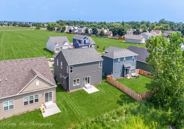 Photo 3 of Single family home for sale at 335 N Aspen Dr, Cortland, IL 60112 | MLS# 12754945 | Listing updated on 2026-09-15