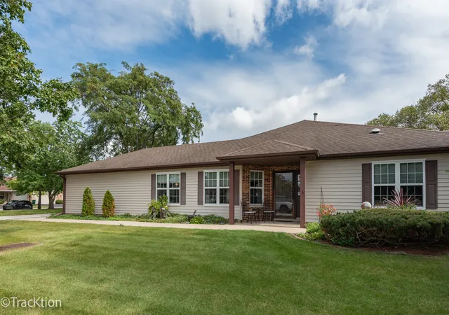 Photo 2 of Townhouse for sale at 20839 W Hickory Ct, Plainfield, IL 60544 | MLS# 12754951 | Listing updated on 2026-10-07