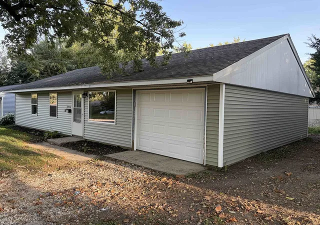 Photo 1 of Single family home for sale at 2415 E Oregon St, Urbana, IL 61802 | MLS# 12754962 | Listing updated on 2026-09-18