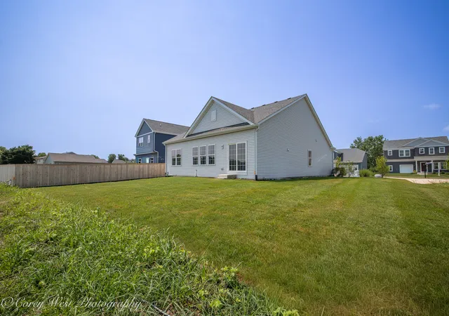 Photo 2 of Single family home for sale at 330 N Aspen Dr, Cortland, IL 60112 | MLS# 12754963 | Listing updated on 2026-09-15