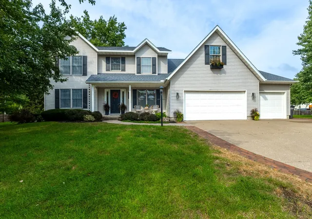 Photo 1 of Sale Pending at 5620 Dodds Dr, Bettendorf, IA 52722 | MLS# 12754970 | Listing updated on 2026-10-22