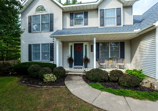 Photo 2 of Sale Pending at 5620 Dodds Dr, Bettendorf, IA 52722 | MLS# 12754970 | Listing updated on 2026-10-22