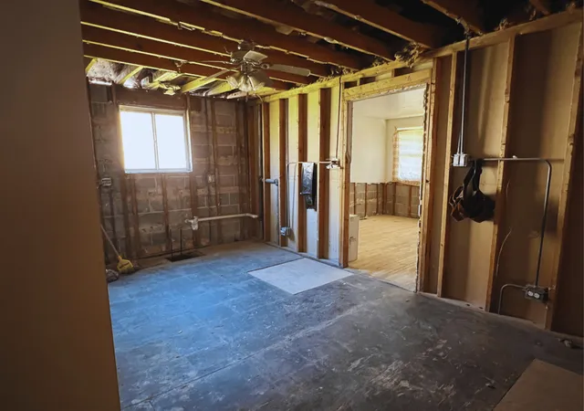 Photo 4 of Single family home for sale at 6728 S Carpenter St, Chicago, IL 60621 | MLS# 12754971 | Listing updated on 2026-09-15