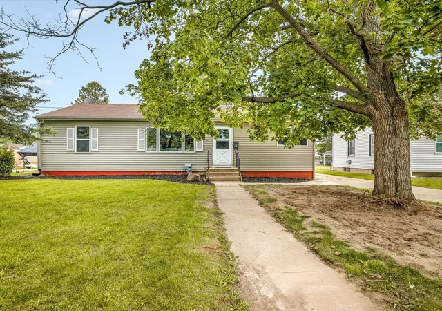 Single family home for sale at 1007 E Hosmer St, Loves Park, IL 61111 | MLS# 12754973 | Listing updated on 2026-09-15