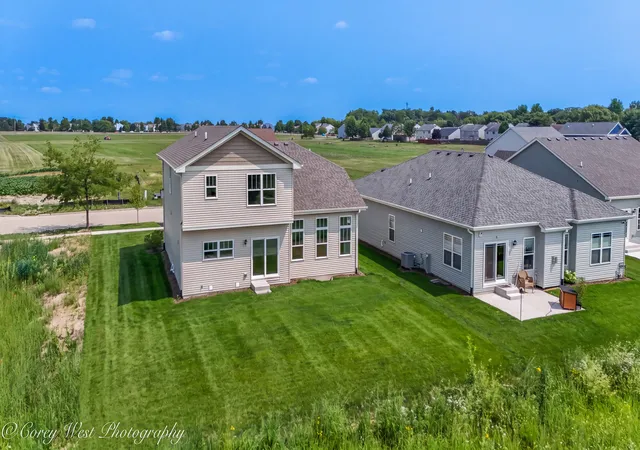 Photo 4 of Single family home for sale at 359 N Aspen Dr, Cortland, IL 60112 | MLS# 12754987 | Listing updated on 2026-09-15
