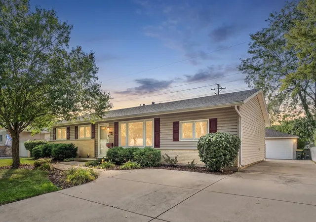 Photo 1 of Single family home for sale at 224 Redwood Ave, Elk Grove Village, IL 60007 | MLS# 12754998 | Listing updated on 2026-09-24