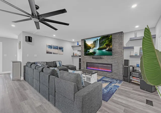 Photo 2 of Single family home for sale at 224 Redwood Ave, Elk Grove Village, IL 60007 | MLS# 12754998 | Listing updated on 2026-09-24