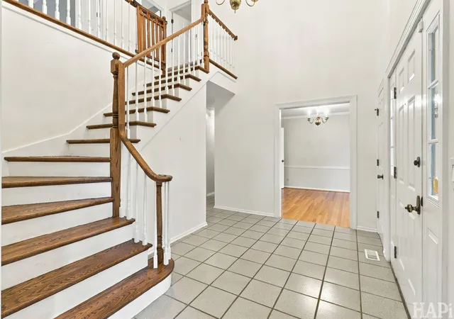 Photo 3 of Single family home for sale at 22 Bruce Cir N, Hawthorn Woods, IL 60047 | MLS# 12755000 | Listing updated on 2026-09-24