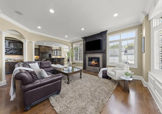 Photo 2 of Single family home for sale at 253 E Wilson St, Elmhurst, IL 60126 | MLS# 12755001 | Listing updated on 2026-09-24