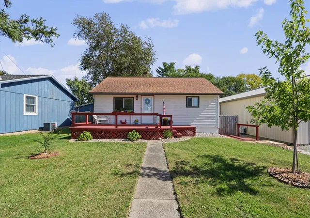 Photo 1 of Single family home for sale at 106 N Lincoln St, Philo, IL 61864 | MLS# 12755018 | Listing updated on 2026-10-10