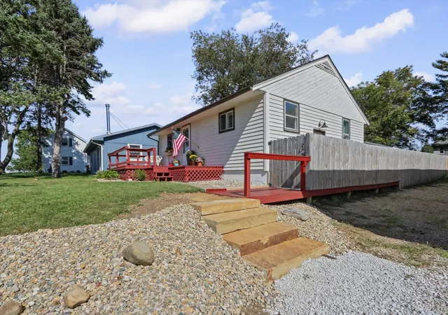Photo 3 of Single family home for sale at 106 N Lincoln St, Philo, IL 61864 | MLS# 12755018 | Listing updated on 2026-10-10