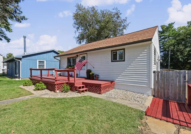 Photo 3 of Single family home for sale at 106 N Lincoln St, Philo, IL 61864 | MLS# 12755018 | Listing updated on 2026-10-10