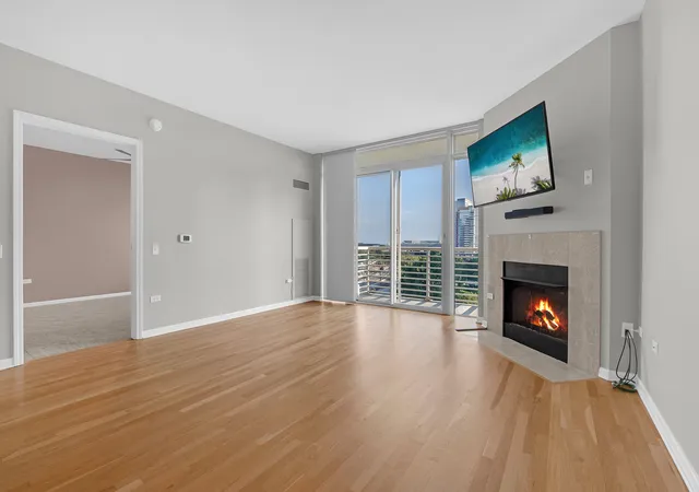 Photo 3 of Condo for sale at 1515 S Prairie Ave #1004, Chicago, IL 60605 | MLS# 12755021 | Listing updated on 2026-09-15
