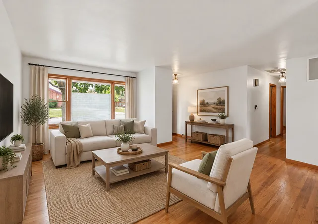 Photo 1 of Single family home for sale at 1701 S Anderson St, Urbana, IL 61801 | MLS# 12755023 | Listing updated on 2026-09-23