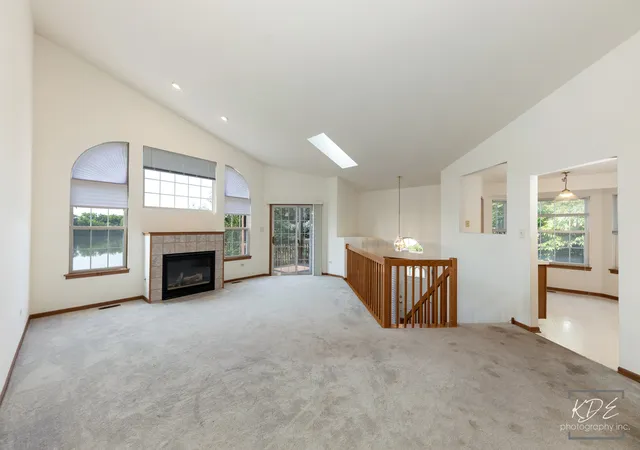 Photo 3 of Townhouse for sale at 14017 S Cambridge Cir, Plainfield, IL 60544 | MLS# 12755046 | Listing updated on 2026-09-23