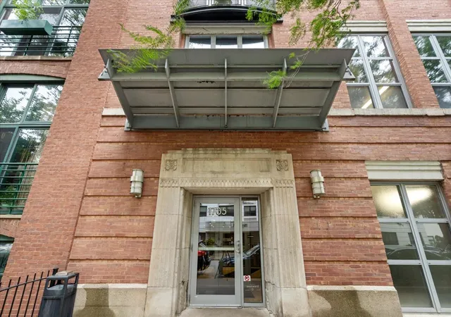 Photo 2 of Condo for sale at 1735 N Paulina St #401, Chicago, IL 60622 | MLS# 12755051 | Listing updated on 2026-09-16