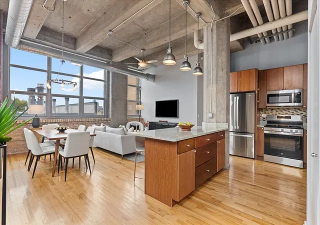 Listing Photo 4 - Condo for sale in building located at 1735 N Paulina St, Chicago, IL 60622 - Unit #401