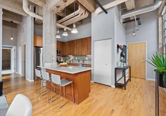Listing Photo 5 - Condo for sale in building located at 1735 N Paulina St, Chicago, IL 60622 - Unit #401
