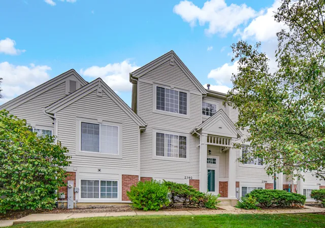 Photo 2 of Townhouse for sale at 2392 Oakfield Ct, Aurora, IL 60503 | MLS# 12755066 | Listing updated on 2026-09-17