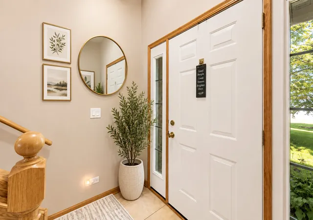 Photo 3 of Townhouse for sale at 505 Pheasant Trl, St. Charles, IL 60174 | MLS# 12755072 | Listing updated on 2026-09-15