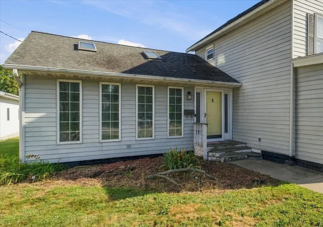 Photo 3 of Single family home for sale at 122 W Main St, Wyanet, IL 61379 | MLS# 12755076 | Listing updated on 2026-10-07