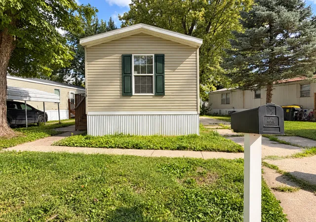 Photo 1 of Manufactured home for sale at 2300 79th Avenue W #113, Rock Island, IL 61201 | MLS# 12755081 | Listing updated on 2026-10-02