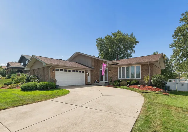 Photo 2 of Single family home for sale at 13620 Wooly Hl Dr, Orland Park, IL 60467 | MLS# 12755108 | Listing updated on 2026-10-01