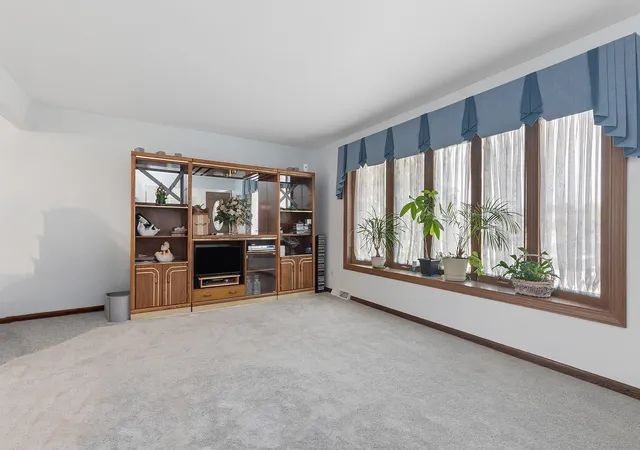 Photo 4 of Single family home for sale at 13620 Wooly Hl Dr, Orland Park, IL 60467 | MLS# 12755108 | Listing updated on 2026-10-28