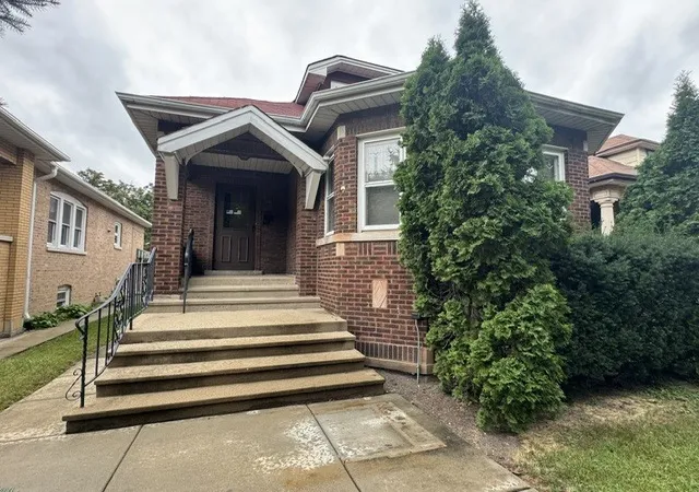 Photo 2 of Single family home for sale at 2842 Wisconsin Ave, Berwyn, IL 60402 | MLS# 12755114 | Listing updated on 2026-09-30
