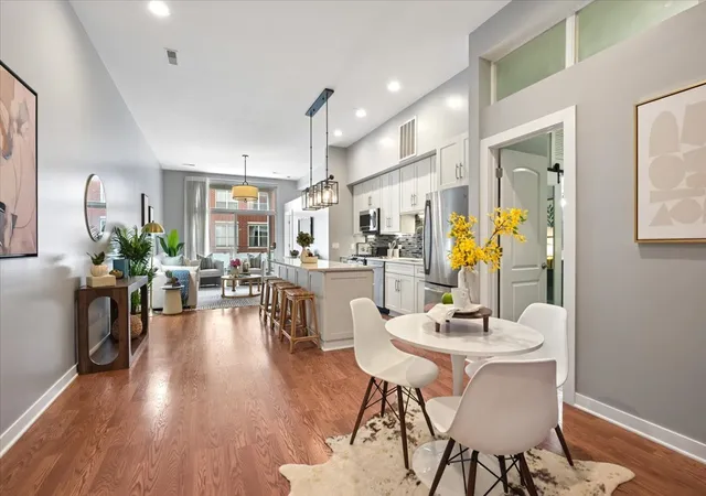 Photo 2 of Condo for sale at 949 W Madison St #407, Chicago, IL 60607 | MLS# 12755116 | Listing updated on 2026-10-04