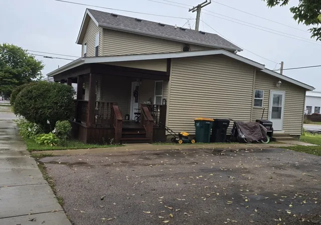 Photo 2 of Single family home for sale at 112 E Main St, Plano, IL 60545 | MLS# 12755117 | Listing updated on 2026-10-07