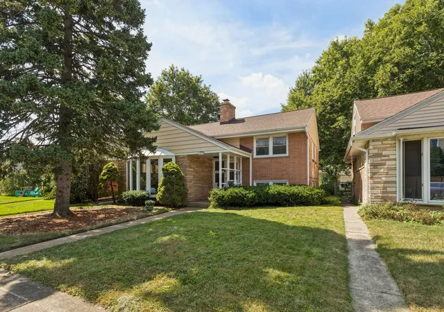 Photo 1 of Single family home for sale at 7920 Kenneth Ave, Skokie, IL 60076 | MLS# 12755124 | Listing updated on 2026-09-24