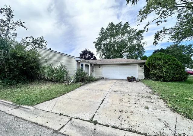 Photo 1 of Single family home for sale at 87 Highbury Dr, Elgin, IL 60120 | MLS# 12755126 | Listing updated on 2026-10-03