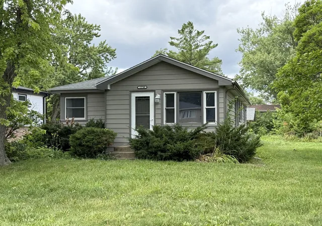 Photo 1 of Single family home for sale at 15700 Leclaire Ave, Oak Forest, IL 60452 | MLS# 12755129 | Listing updated on 2026-10-05