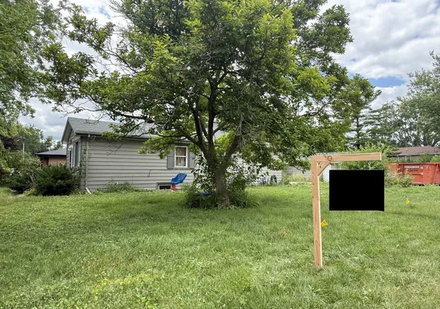 Photo 3 of Single family home for sale at 15700 Leclaire Ave, Oak Forest, IL 60452 | MLS# 12755129 | Listing updated on 2026-10-05