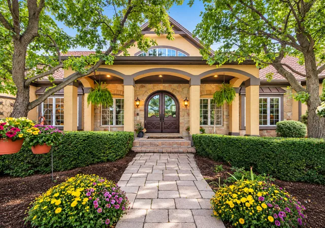 Single family home for sale at 5 Autumn Trl, Barrington Hills, IL 60010 | MLS# 12755157
