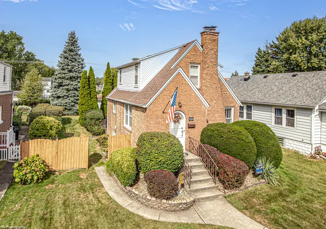 Photo 2 of Single family home for sale at 9644 50th Court, Oak Lawn, IL 60453 | MLS# 12755159 | Listing updated on 2026-09-15