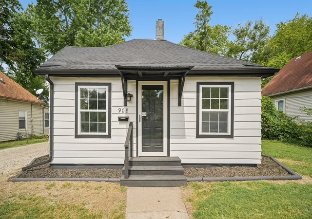 Photo 1 of Single family home for sale at 908 E Water St, Urbana, IL 61802 | MLS# 12755165 | Listing updated on 2026-09-15