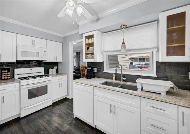 Photo 3 of Single family home for sale at 80 Essex Rd, Elk Grove Village, IL 60007 | MLS# 12755167 | Listing updated on 2026-09-23