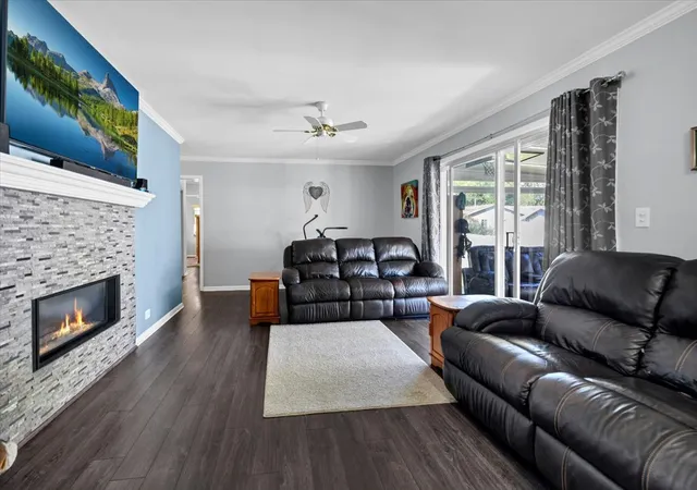 Photo 3 of Single family home for sale at 80 Essex Rd, Elk Grove Village, IL 60007 | MLS# 12755167 | Listing updated on 2026-09-23