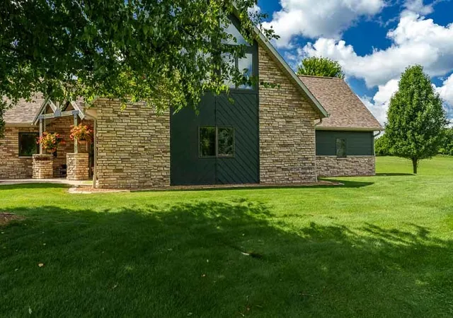 Photo 3 of Single family home for sale at 15380 White School Rd, South Beloit, IL 61080 | MLS# 12755169 | Listing updated on 2026-09-15