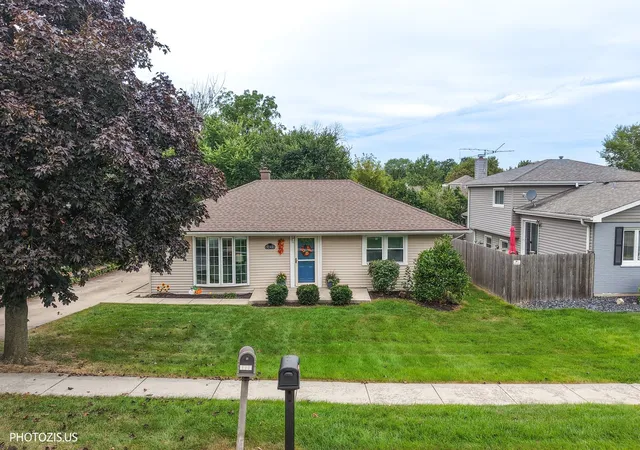 Photo 1 of Single family home for sale at 1048 Hermes Ave, Lemont, IL 60439 | MLS# 12755183 | Listing updated on 2026-09-13