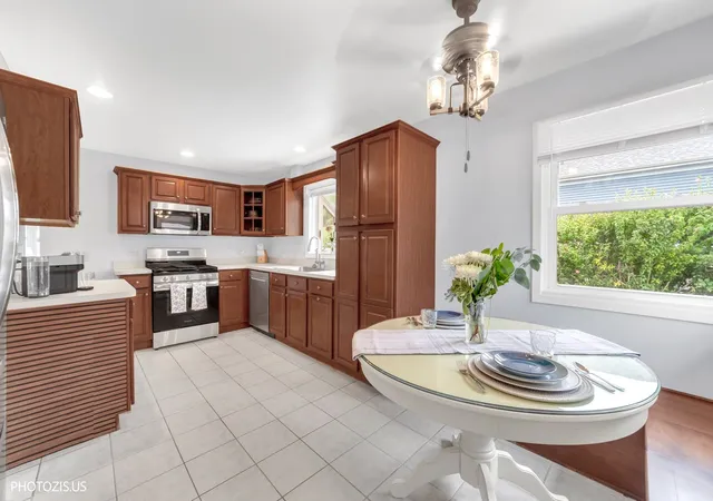 Photo 3 of Single family home for sale at 1048 Hermes Ave, Lemont, IL 60439 | MLS# 12755183 | Listing updated on 2026-09-13