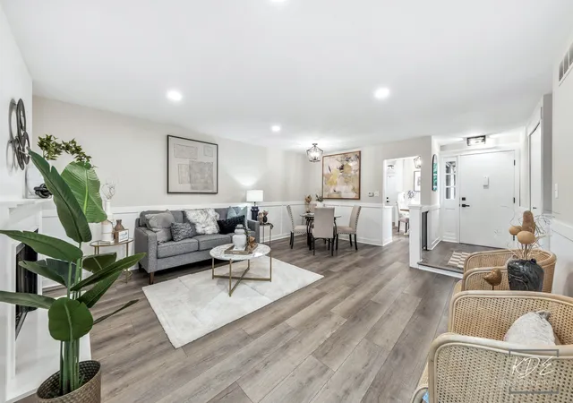Photo 4 of Townhouse for sale at 166 Cascade Dr, Indian Head Park, IL 60525 | MLS# 12755184 | Listing updated on 2026-09-21