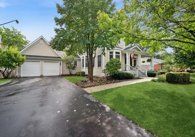 Photo 3 of Single family home for sale at 629 West Ln, Geneva, IL 60134 | MLS# 12755202 | Listing updated on 2026-09-24