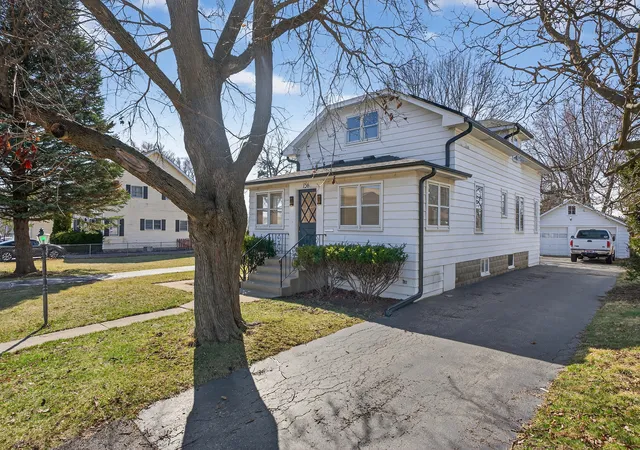 Photo 2 of Single family home for sale at 156 Wille Ave, Wheeling, IL 60090 | MLS# 12755203 | Listing updated on 2026-09-22
